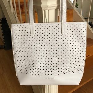 Clinique Bags - Clinique Tote Bag Clinique Bags - Clinique Tote Bag